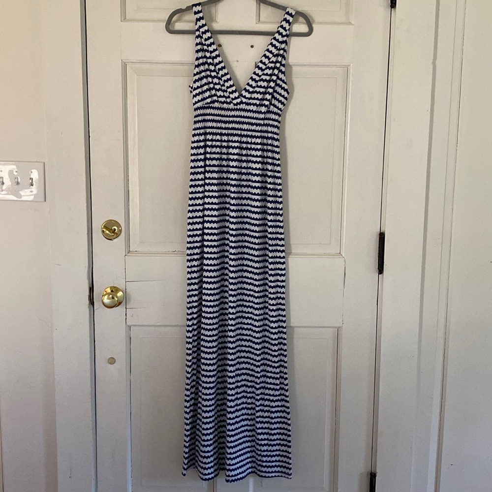 Ellie Kai v-neck maxi dress